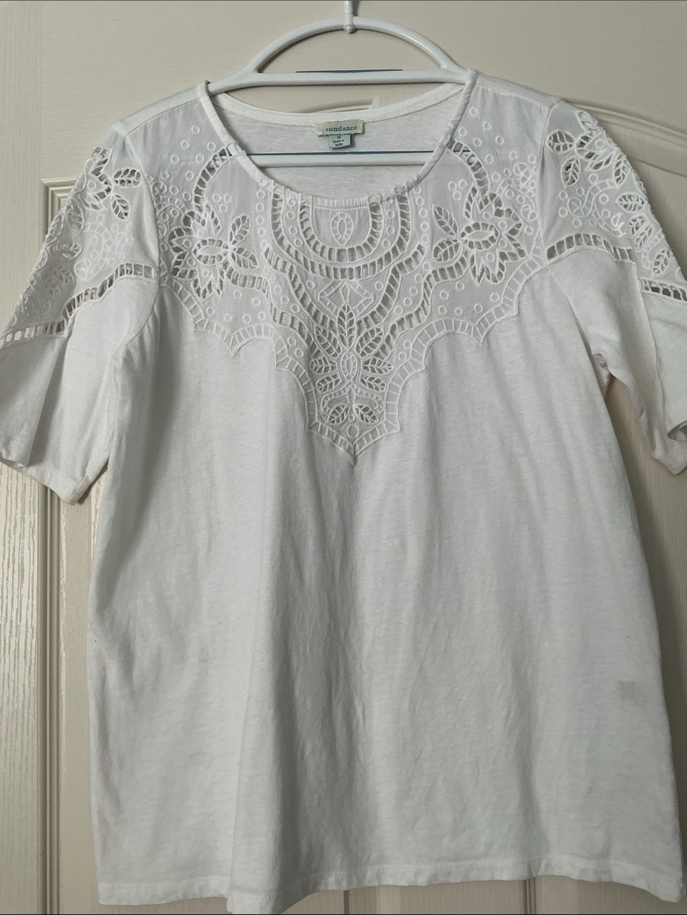 SUNDANCE CATALOG WHITE TEE/MED.